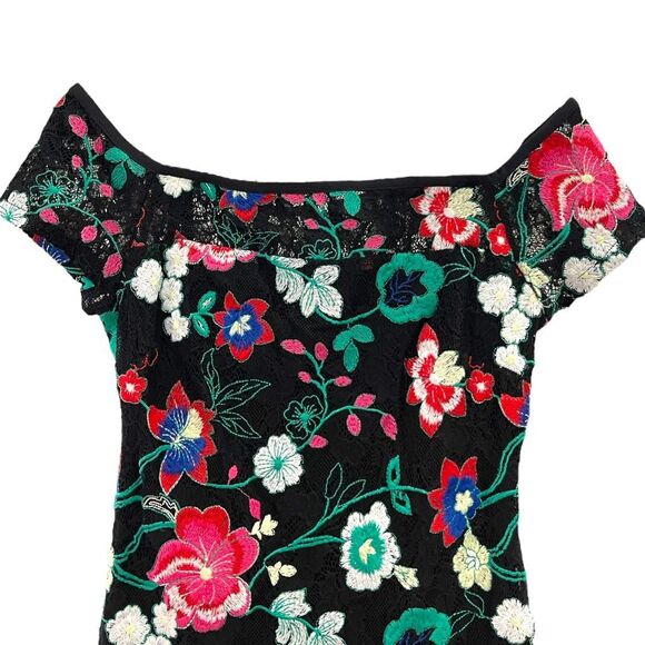 NWOT GUESS Lace Floral Off Shoulder Body con Mini 4 Black Multi - Picture 5 of 16